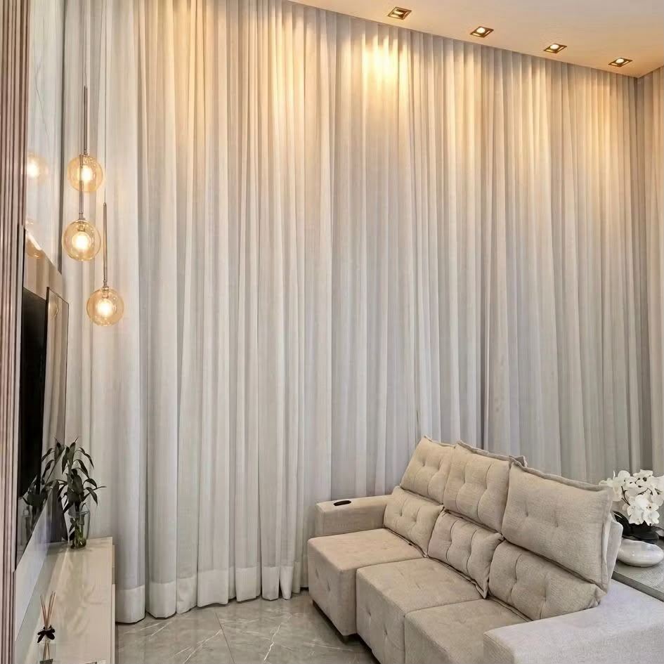Cortina em linho blackout instalada em ambiente